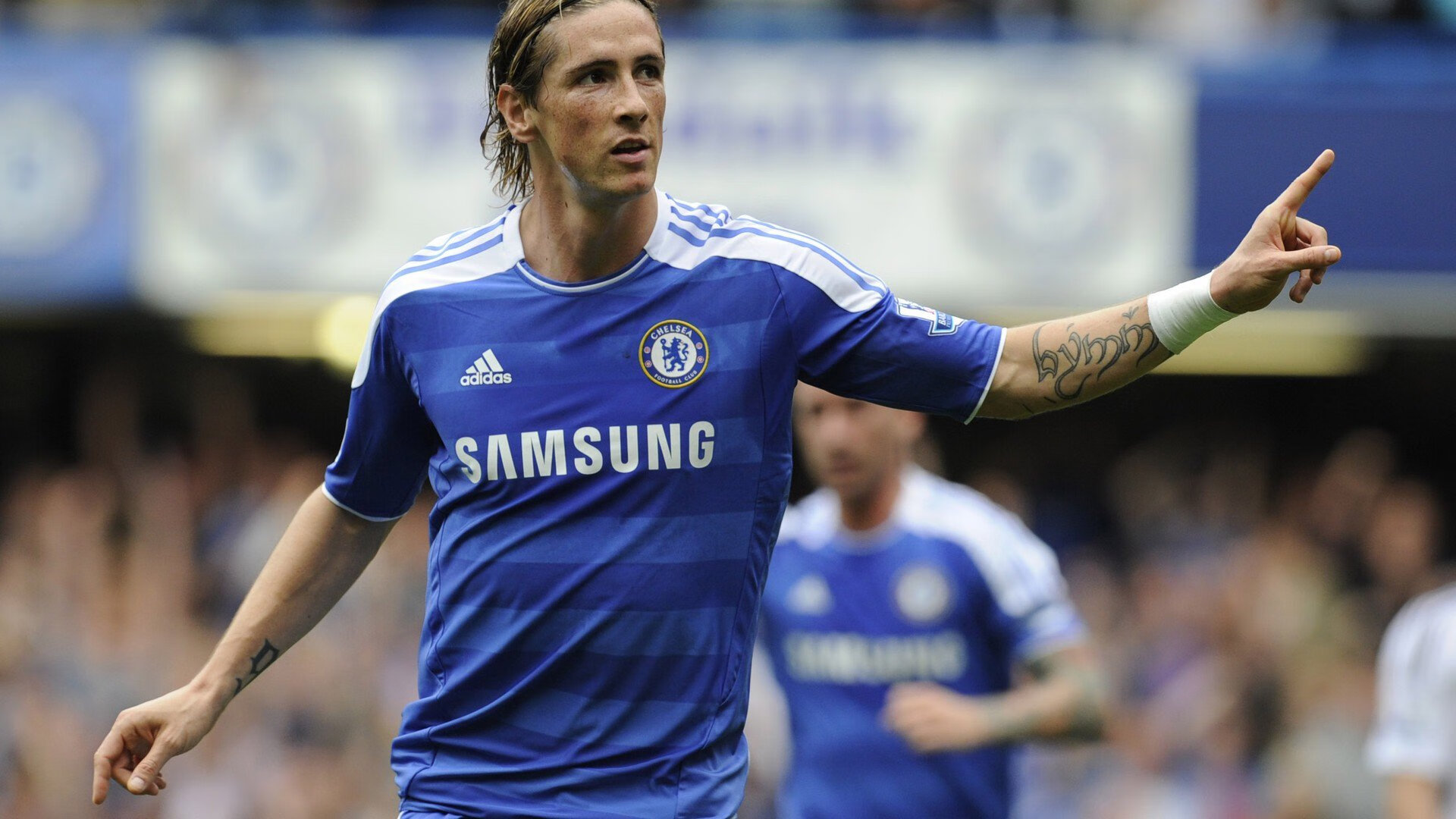 葡萄牙骑手玛丽亚·卡埃塔诺在2024年葡萄牙盛装舞步锦标赛中以“Hit Plus”马匹获得个人赛银牌，展现坚韧精神。